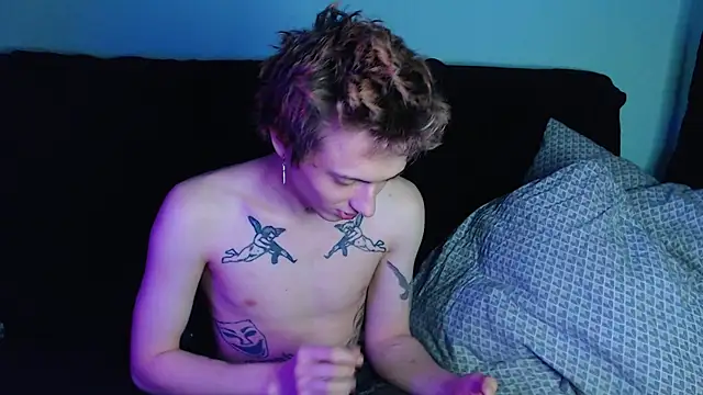 Snapshot of axxxturel chatting on 12.30.24 axxxturel online show from 12.30.24