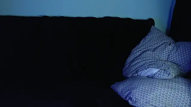 Snapshot of axxxturel chatting on 12.30.24 axxxturel online show from 12.30.24