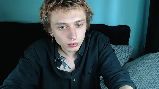 Snapshot of axxxturel chatting on 01.03.25 axxxturel online show from 01.03.25