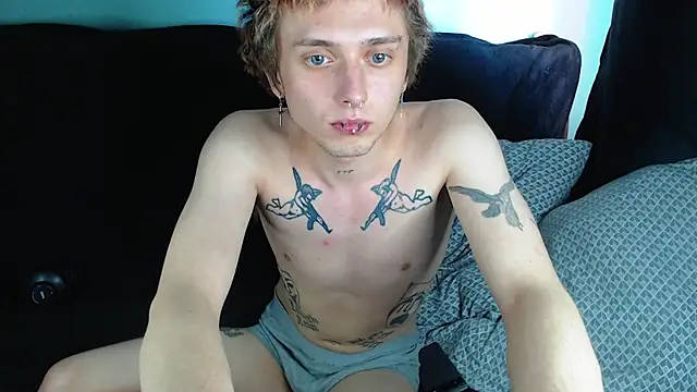 Snapshot of axxxturel chatting on 01.03.25 axxxturel online show from 01.03.25