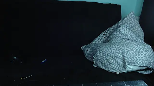 Snapshot of axxxturel chatting on 01.28.25 axxxturel online show from 01.28.25