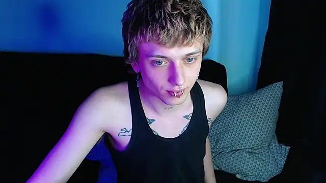 Snapshot of axxxturel chatting on 02.21.25 axxxturel online show from 02.21.25