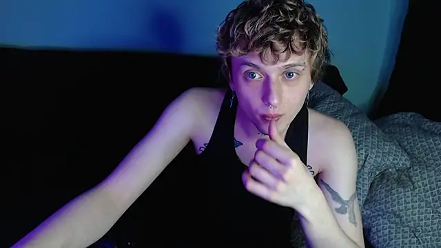 Snapshot of axxxturel chatting on 03.13.25 axxxturel online show from 03.13.25