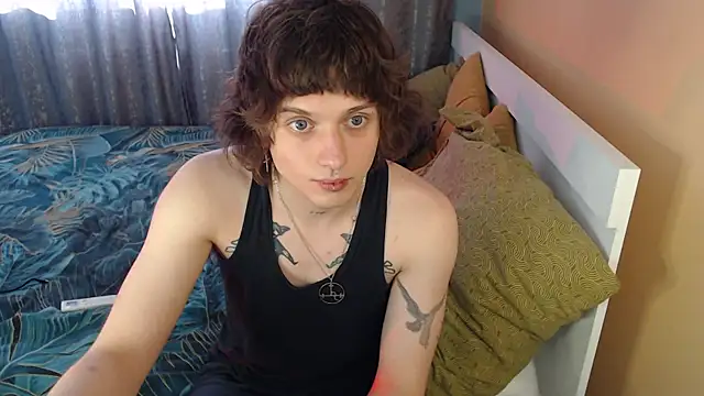 Snapshot of axxxturel chatting on 09.23.25 axxxturel online show from 09.23.25