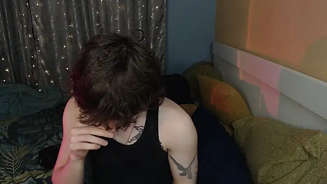 Snapshot of axxxturel chatting on 12.22.25 axxxturel online show from 12.22.25