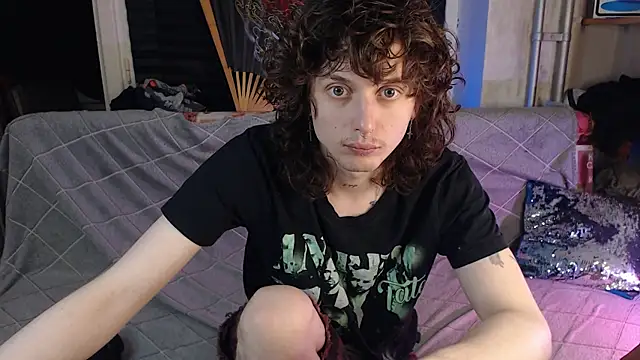 Snapshot of axxxturel chatting on 06.19.26 axxxturel online show from 06.19.26