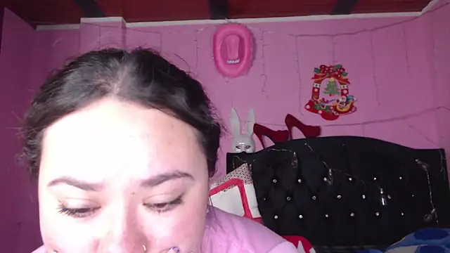 NikkiRous  online show from 03.04.25