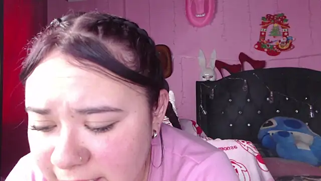 NikkiRous  online show from 03.14.25