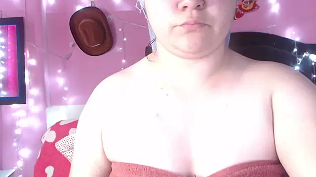 NikkiRous  online show from 11.07.25