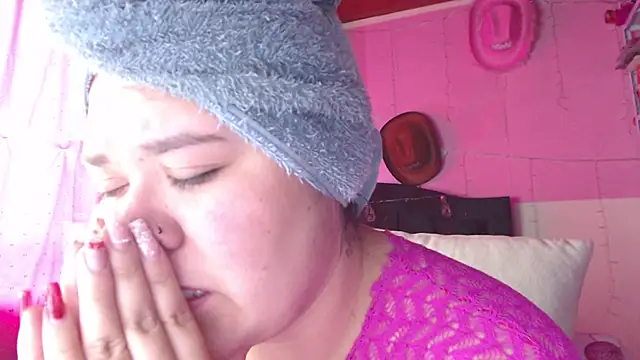 NikkiRous  online show from 01.18.26