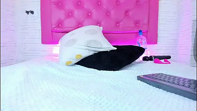 Snapshot of mia_099 chatting on 01.30.25 mia 099 online show from 01.30.25