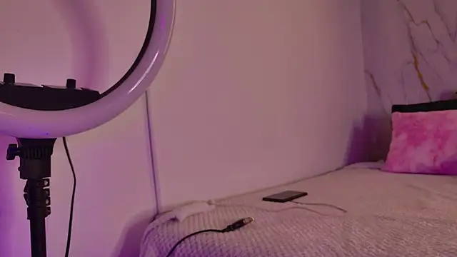 Snapshot of mia_099 chatting on 09.20.25 mia 099 online show from 09.20.25