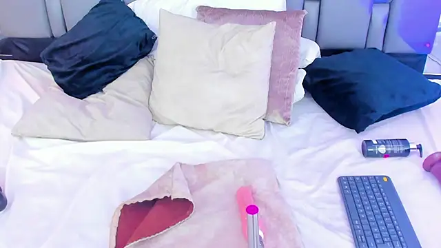 Emily Gil1 online show from 02.06.25