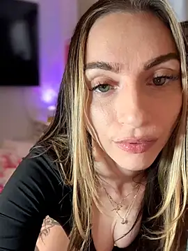 BrattyBae xo online show from 04.30.26