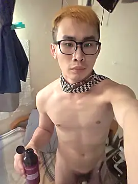 Moby Yik online show from 04.20.26