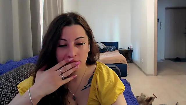 Snapshot of Helen_Adams_ chatting on 06.15.26 Helen Adams online show from 06.15.26