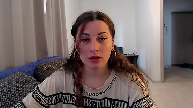 Snapshot of Helen_Adams_ chatting on 06.24.26 Helen Adams online show from 06.24.26