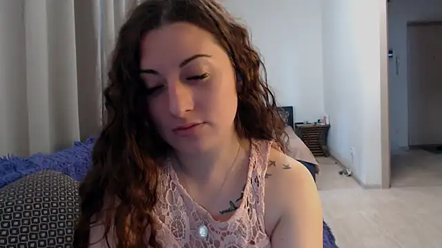 Snapshot of Helen_Adams_ chatting on 06.27.26 Helen Adams online show from 06.27.26