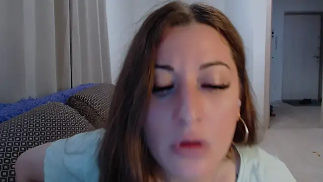 Snapshot of Helen_Adams_ chatting on 07.20.26 Helen Adams online show from 07.20.26