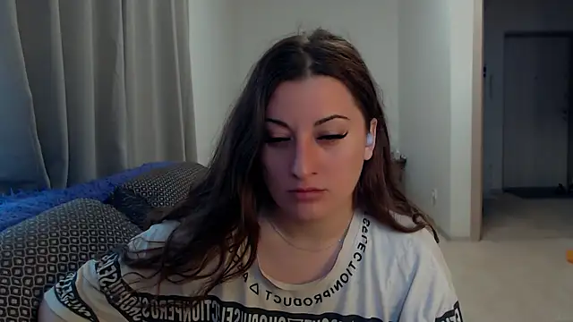 Snapshot of Helen_Adams_ chatting on 07.21.26 Helen Adams online show from 07.21.26