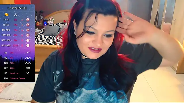 Snapshot of Ariellefoxy chatting on 12.23.24 Ariellefoxy online show from 12.23.24