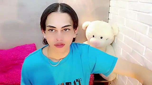 Daniela Pink  online show from 11.25.25