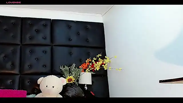 Daniela Pink  online show from 06.17.26
