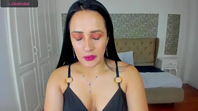 KimWessel  online show from 02.05.26