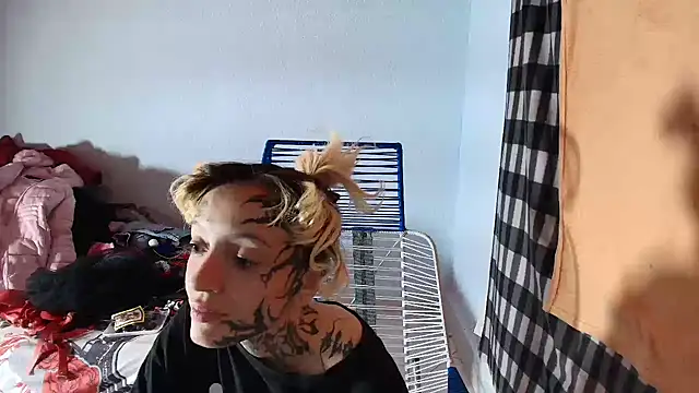 Snapshot of barbara_anal_squirt_ chatting on 07.27.26 barbara anal squirt online show from 07.27.26