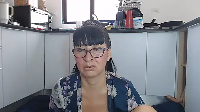 HellenLatin online show from 06.04.26
