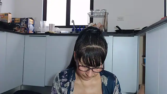 Snapshot of HellenLatin chatting on 06.23.26 HellenLatin online show from 06.23.26