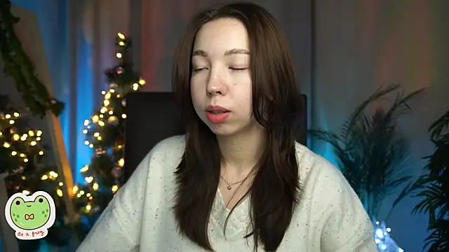 Snapshot of Sarah_Son chatting on 12.24.24 Sarah Son online show from 12.24.24