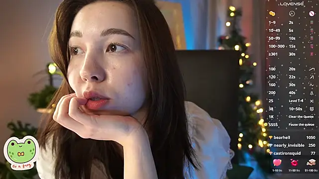 Snapshot of Sarah_Son chatting on 12.24.24 Sarah Son online show from 12.24.24