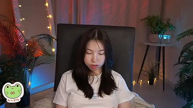 Snapshot of Sarah_Son chatting on 01.27.25 Sarah Son online show from 01.27.25