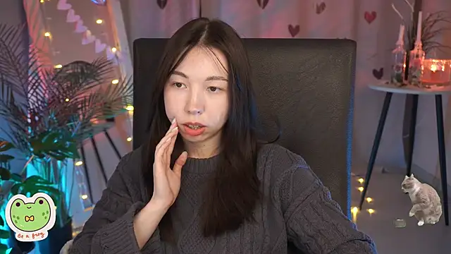 Snapshot of Sarah_Son chatting on 02.17.25 Sarah Son online show from 02.17.25