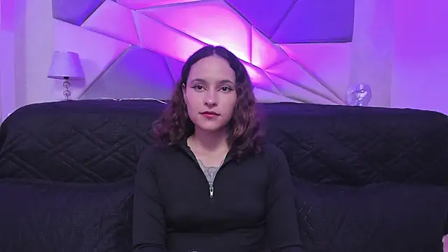Snapshot of AnnyThompson_ chatting on 12.10.24 AnnyThompson online show from 12.10.24