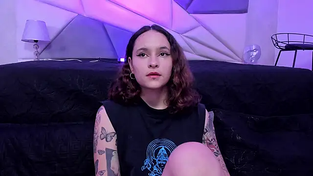 Snapshot of AnnyThompson_ chatting on 12.27.24 AnnyThompson online show from 12.27.24