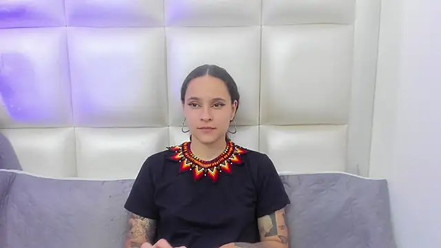 Snapshot of AnnyThompson_ chatting on 01.19.25 AnnyThompson online show from 01.19.25