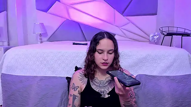 Snapshot of AnnyThompson_ chatting on 01.25.25 AnnyThompson online show from 01.25.25