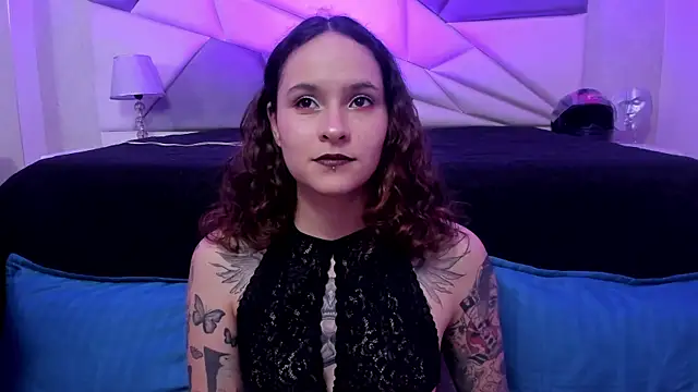 Snapshot of AnnyThompson_ chatting on 02.13.25 AnnyThompson online show from 02.13.25