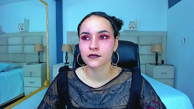 Snapshot of AnnyThompson_ chatting on 09.17.25 AnnyThompson online show from 09.17.25
