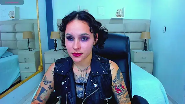 Snapshot of AnnyThompson_ chatting on 09.19.25 AnnyThompson online show from 09.19.25