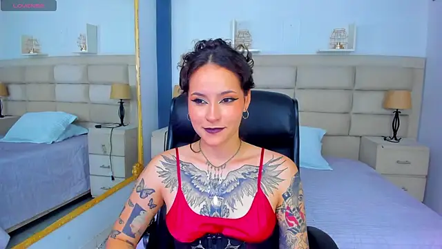 Snapshot of AnnyThompson_ chatting on 10.08.25 AnnyThompson online show from 10.08.25
