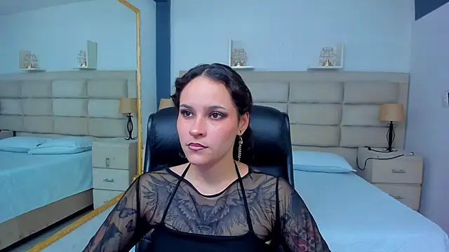 Snapshot of AnnyThompson_ chatting on 10.16.25 AnnyThompson online show from 10.16.25