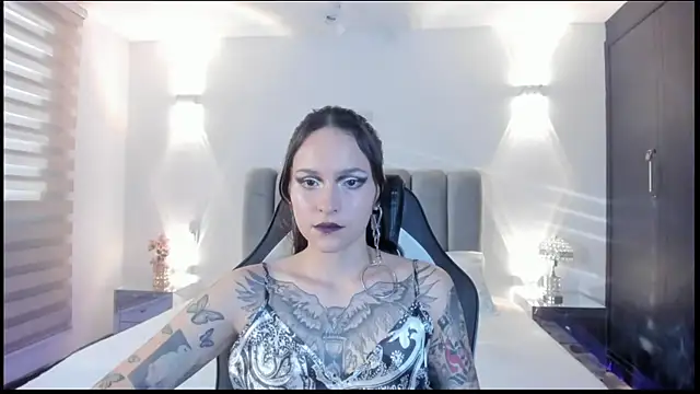 Snapshot of AnnyThompson_ chatting on 02.05.26 AnnyThompson online show from 02.05.26