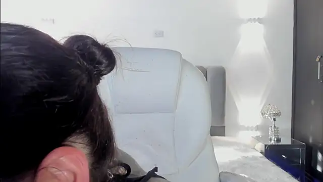 Snapshot of AnnyThompson_ chatting on 02.12.26 AnnyThompson online show from 02.12.26