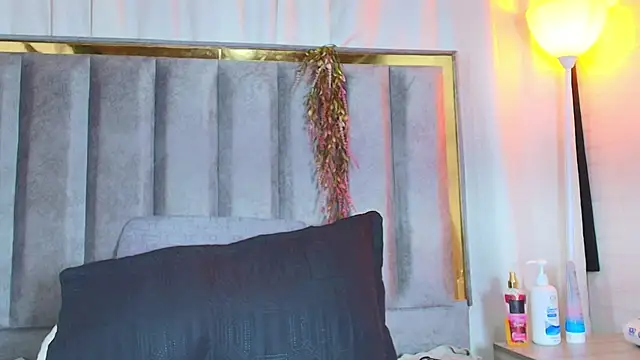 Zoe Curvy online show from 02.07.26