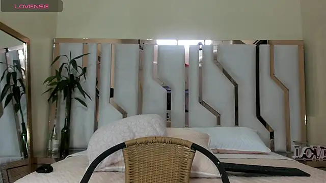 TifanyChill online show from 01.28.25