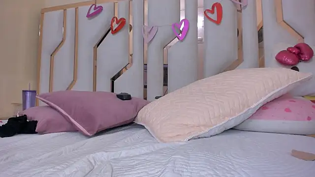 TifanyChill online show from 02.21.25