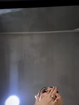 Snapshot of Jules_Anderson chatting on 12.17.25 Jules Anderson online show from 12.17.25